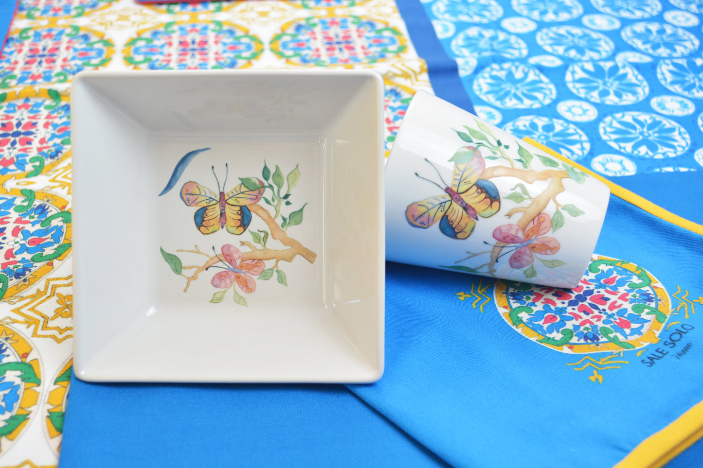 Taza paraíso de mariposas