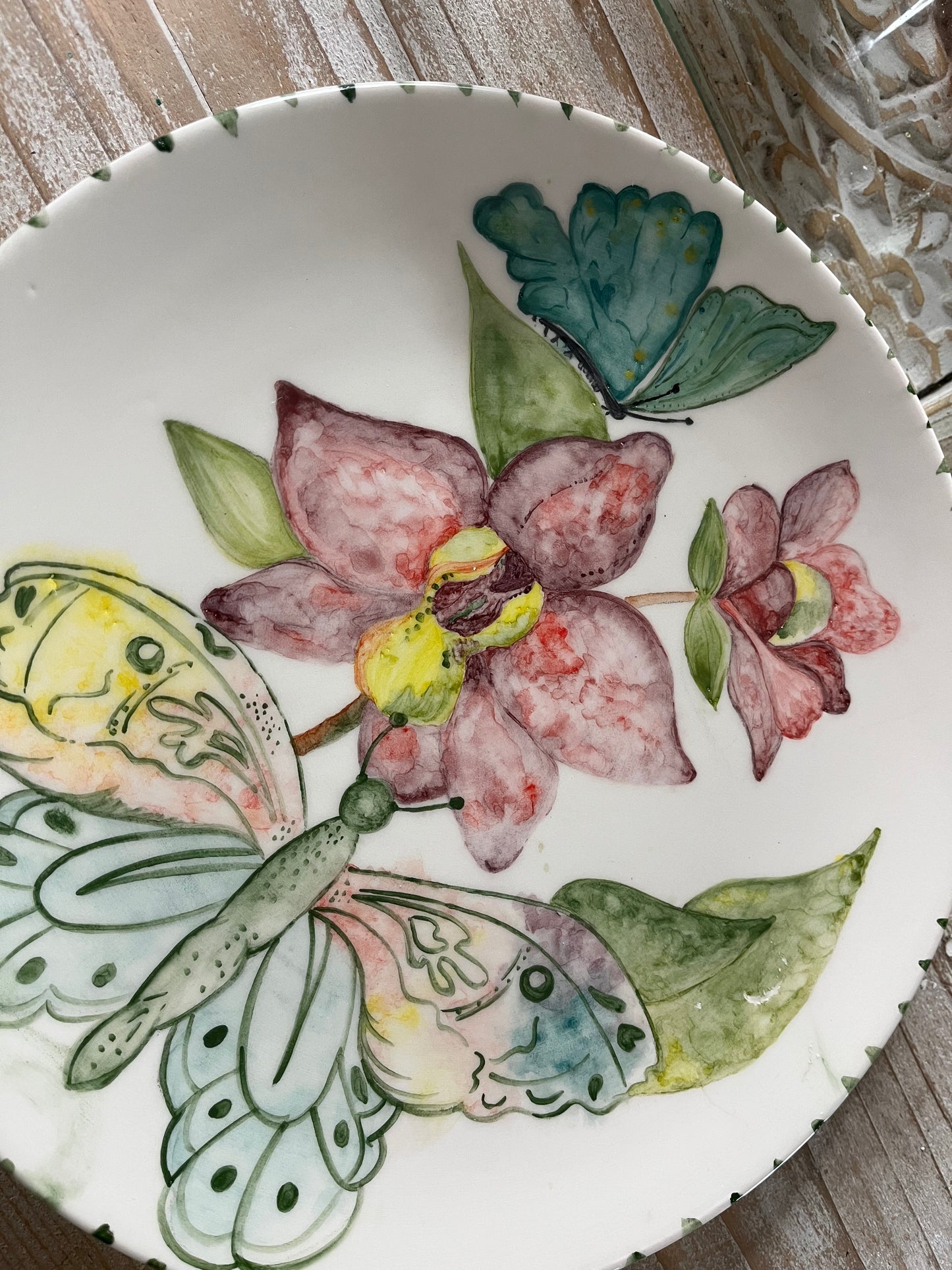 Platos de cerámica pintados a mano